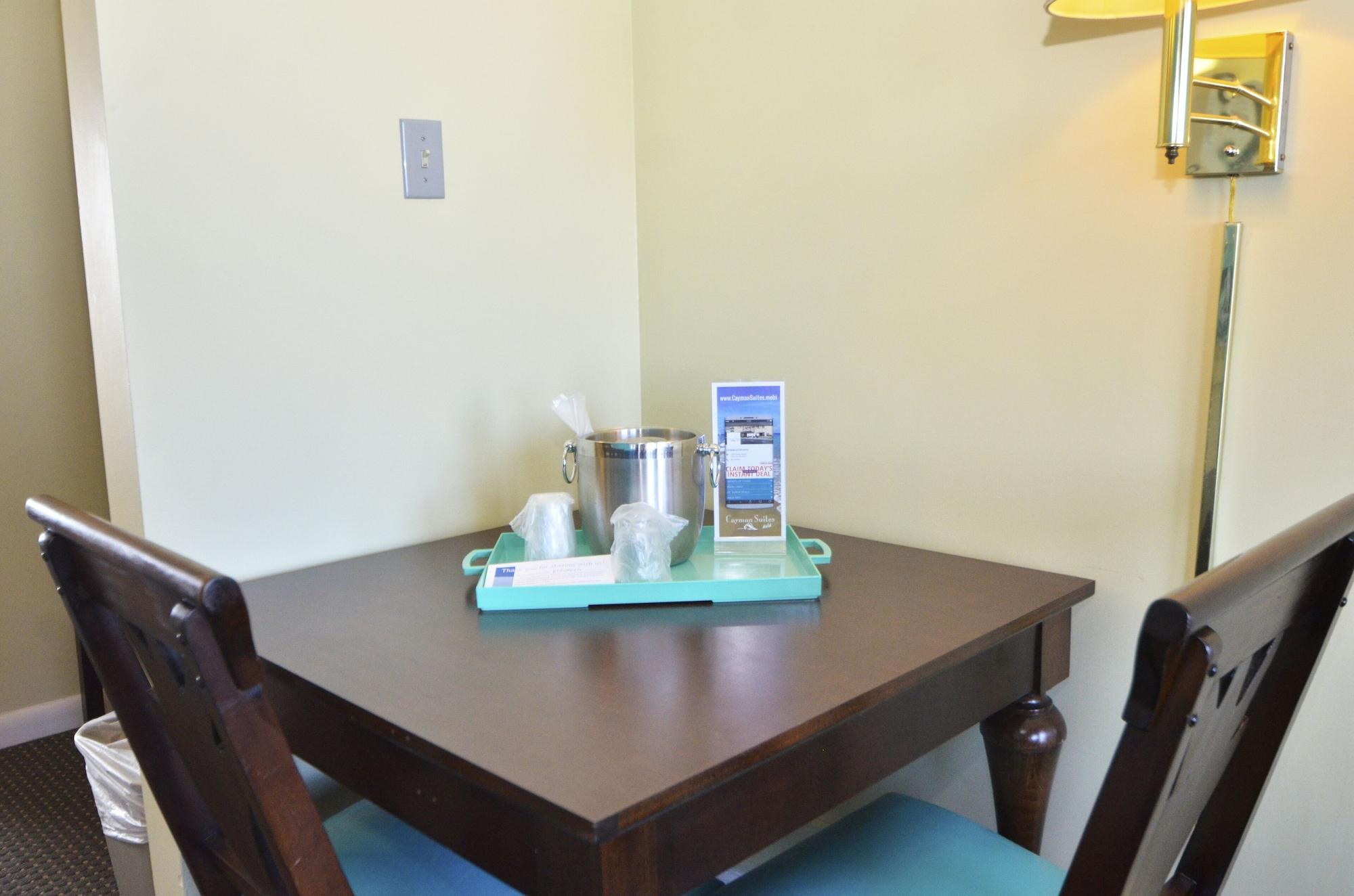 Cayman Suites Hotel Ocean City Extérieur photo